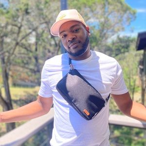 Meet your Posher, Deandre